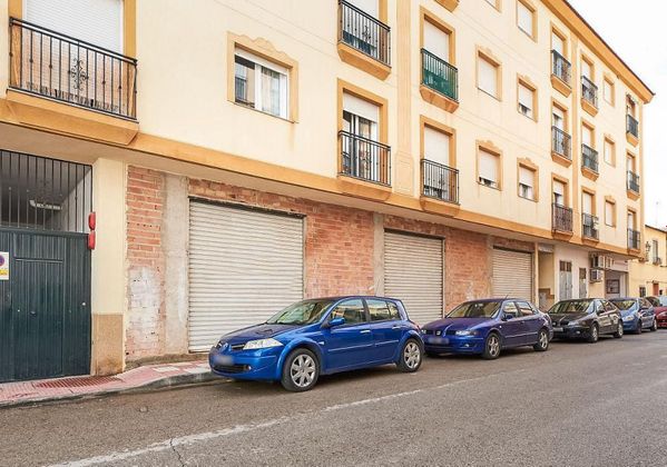 Foto 2 de Local en venda a calle Ramón y Cajal de 395 m²