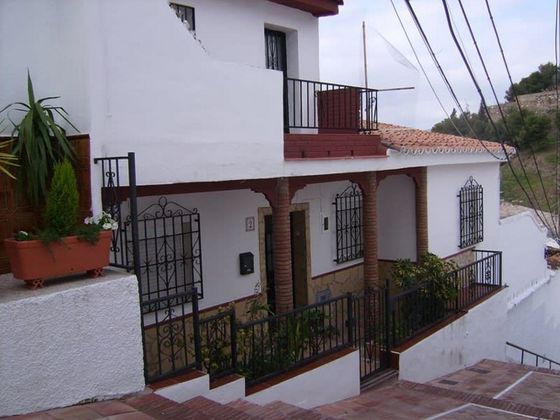 Foto 1 de Casa adossada en venda a calle San Rafael de 4 habitacions amb terrassa i balcó