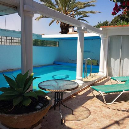 Foto 1 de Xalet en venda a calle Costa del Sol de 4 habitacions amb terrassa i piscina