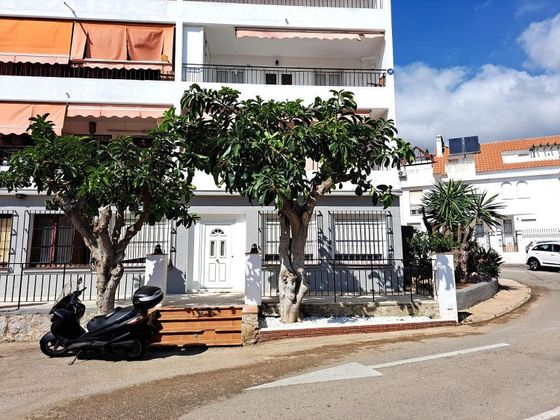 Foto 2 de Local en venda a calle Algarrobo de 419 m²