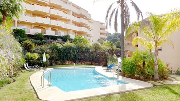 Foto 1 de Piso en venta en calle Hiedra de 3 habitaciones con terraza y piscina