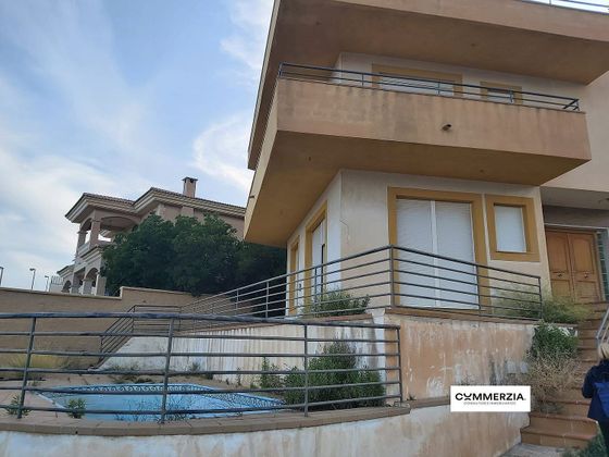 Foto 1 de Casa en venda a calle De Las Higueras de 5 habitacions amb terrassa i piscina