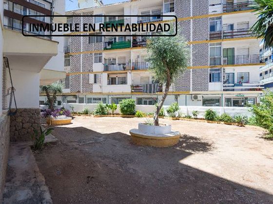 Foto 1 de Venta de piso en calle De Los Verdiales de 3 habitaciones con terraza y balcón