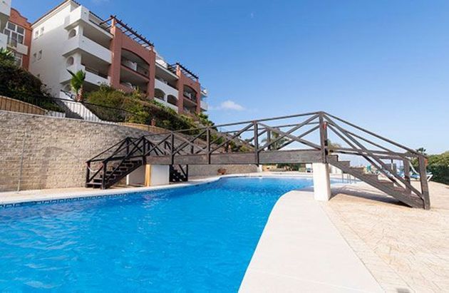 Foto 2 de Venta de piso en calle Esmeralda de 2 habitaciones con terraza y piscina