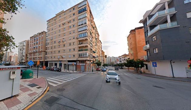 Foto 2 de Pis en venda a calle Martínez de la Rosa de 3 habitacions amb terrassa i balcó