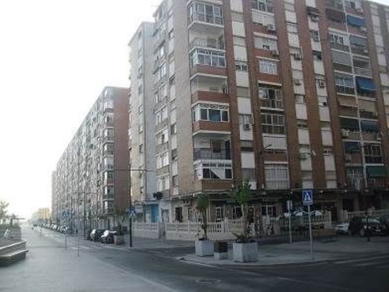 Foto 2 de Pis en venda a calle Puerto Oncala de 3 habitacions amb terrassa i ascensor