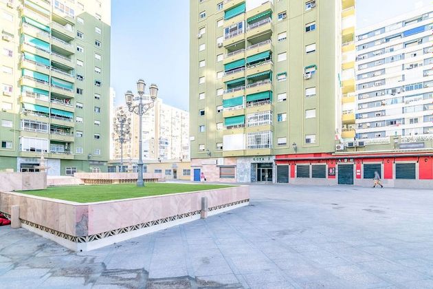 Foto 2 de Pis en venda a plaza Goya de 3 habitacions amb garatge i ascensor