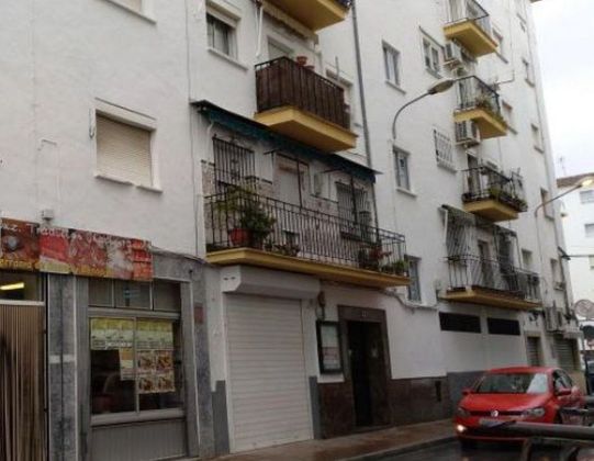 Foto 2 de Local en venda a calle José Carrasco Panal de 90 m²