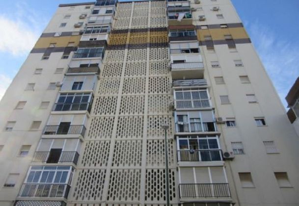 Foto 2 de Pis en venda a calle Deva de 3 habitacions amb ascensor