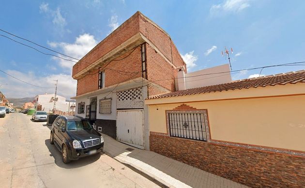 Foto 2 de Casa en venta en calle Bellavista de 4 habitaciones con terraza y balcón