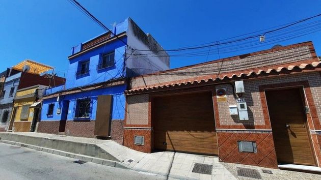 Foto 2 de Venta de casa en calle San Pedro de Alcantara de 3 habitaciones con terraza y balcón