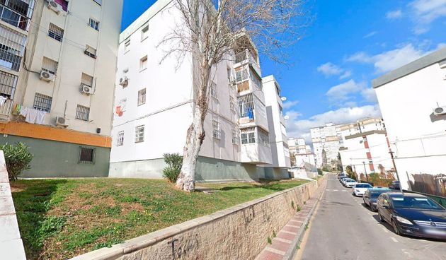Foto 2 de Piso en venta en calle Guadalén de 3 habitaciones con terraza y balcón