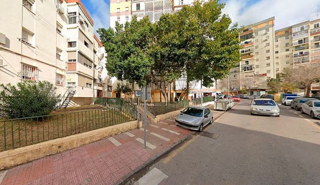 Foto 2 de Venta de piso en calle Ebro de 3 habitaciones con terraza y ascensor