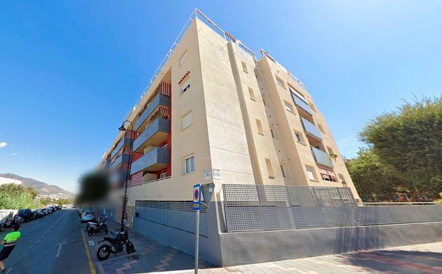 Foto 2 de Venta de piso en calle Emilio Prados de 3 habitaciones con terraza y piscina