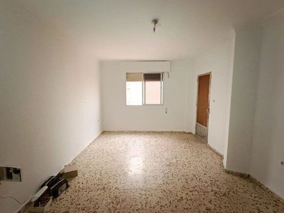 Foto 2 de Venta de piso en calle Violeta de 3 habitaciones y 95 m²