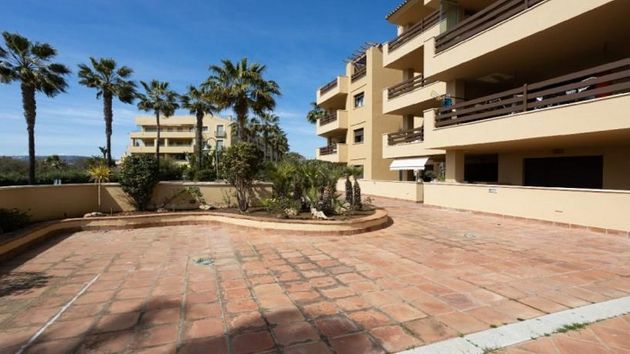Foto 1 de Piso en venta en avenida De la Marina de 2 habitaciones con terraza y piscina