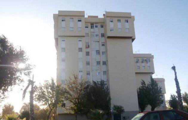 Foto 1 de Pis en venda a calle Ensenada Miraflores de 3 habitacions amb terrassa i balcó