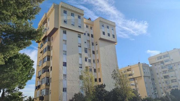 Foto 1 de Piso en venta en calle Ensenada Miraflores de 3 habitaciones con terraza y balcón