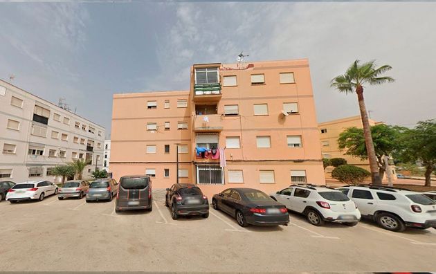 Foto 2 de Piso en venta en calle Barriada Nazaret de 3 habitaciones y 94 m²