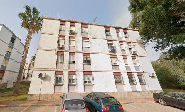 Foto 1 de Pis en venda a calle Barriada Cepsa de 4 habitacions i 91 m²