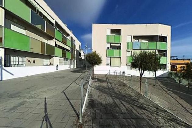 Foto 1 de Venta de piso en calle Escribano Valderas de 3 habitaciones con terraza y garaje