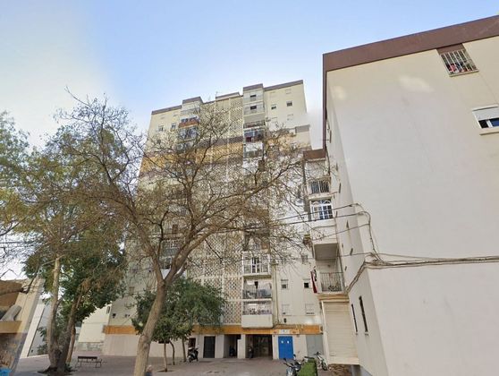 Foto 1 de Pis en venda a calle Deva de 3 habitacions amb terrassa i balcó
