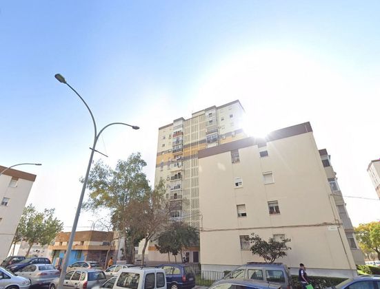 Foto 2 de Venta de piso en calle Deva de 3 habitaciones con terraza y balcón