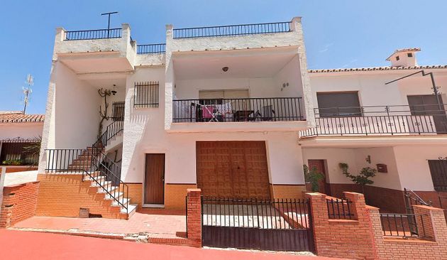 Foto 2 de Casa en venta en Benaoján de 4 habitaciones con terraza y garaje