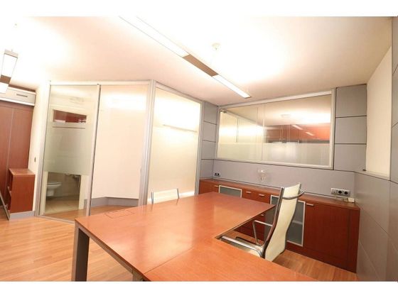 Foto 2 de Oficina en venda a Santa Clara-Caputxins-Hospital amb garatge i aire acondicionat