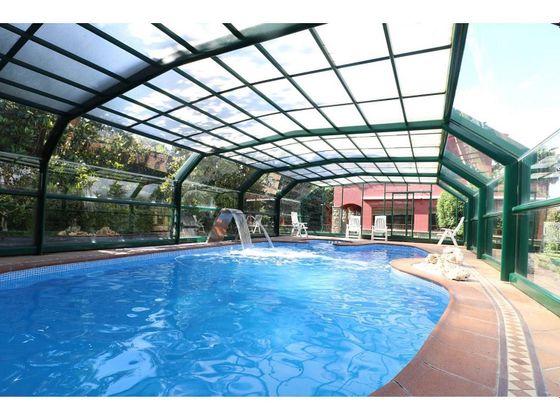 Foto 1 de Casa en venta en calle Sant Andreu de 5 habitaciones con piscina y garaje
