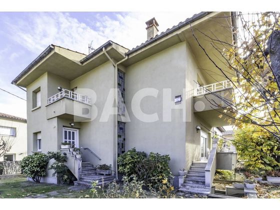 Foto 2 de Casa en venda a calle Del Puigmal de 5 habitacions amb terrassa i garatge