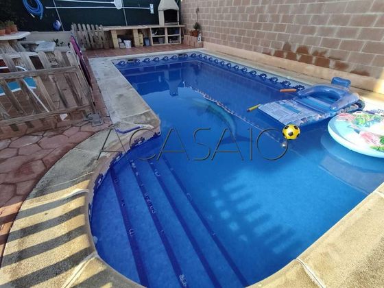Foto 1 de Casa en venta en Ugena de 4 habitaciones con piscina y garaje