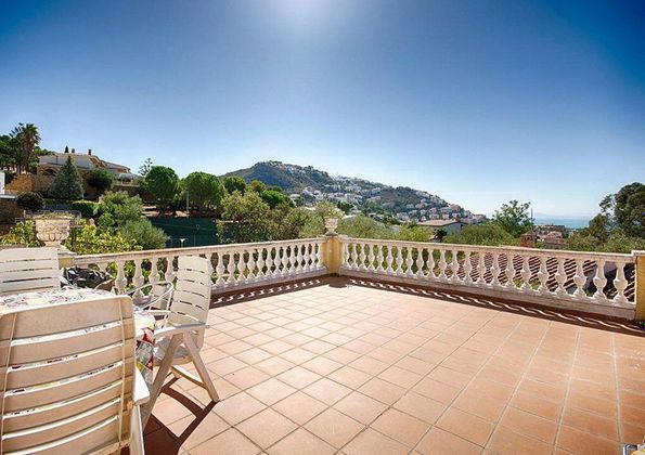 Foto 2 de Xalet en venda a Els Grecs - Mas Oliva de 5 habitacions amb terrassa i garatge