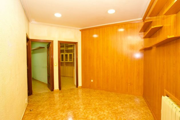 Foto 2 de Pis en venda a Delicias de 3 habitacions amb calefacció i ascensor