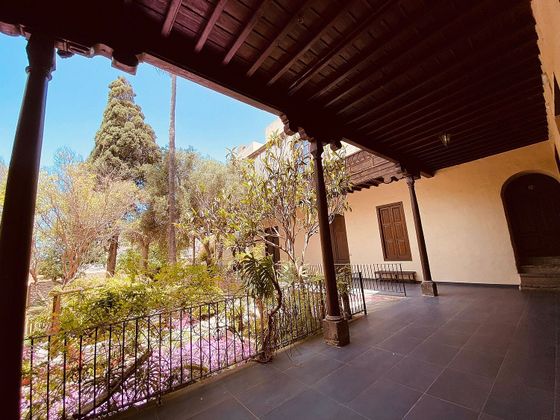 Foto 2 de Casa adossada en venda a calle Marquez de Muni de 9 habitacions amb terrassa