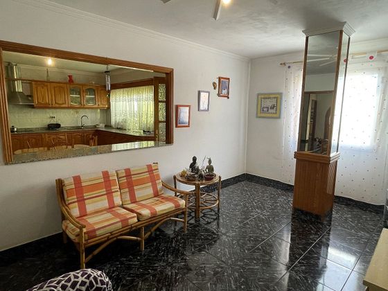 Foto 1 de Casa en venta en Vecindario-Paredilla-Sardina de 3 habitaciones con terraza y garaje