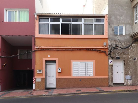 Foto 1 de Venta de casa en calle Diego Sopranis y Ponce de León de 6 habitaciones con terraza