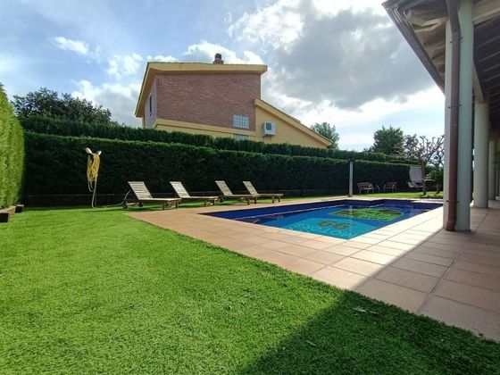 Foto 1 de Xalet en lloguer a Corbera de Llobregat de 4 habitacions amb terrassa i piscina