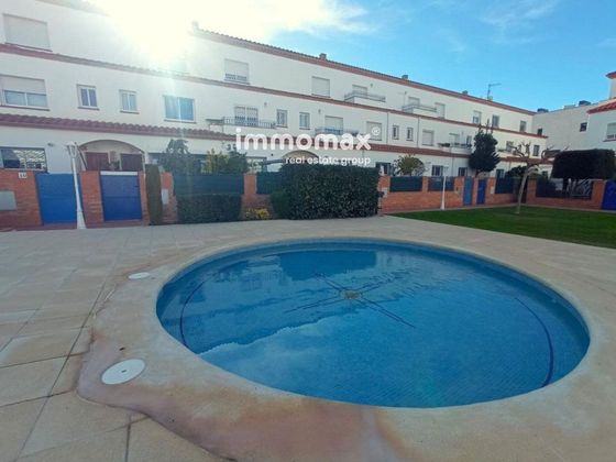 Foto 2 de Casa adossada en venda a Pla de Sant Pere-Les Salines de 4 habitacions amb terrassa i piscina