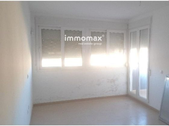 Foto 2 de Pis en venda a Ulldecona de 2 habitacions amb garatge i balcó