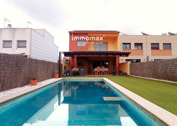 Foto 2 de Casa adossada en venda a La Collada - Sis Camins - Fondo Somella - Santa Maria de 4 habitacions amb terrassa i piscina
