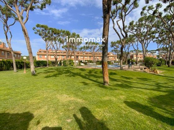 Foto 2 de Casa adossada en lloguer a Gavà Mar de 4 habitacions amb terrassa i piscina