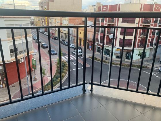 Foto 1 de Venta de piso en Nules de 3 habitaciones con balcón y aire acondicionado