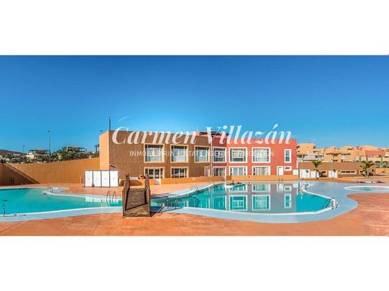 Foto 1 de Pis en venda a Corralejo de 1 habitació amb terrassa i piscina