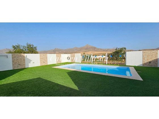 Foto 1 de Xalet en venda a Zona Centro de 2 habitacions amb terrassa i piscina