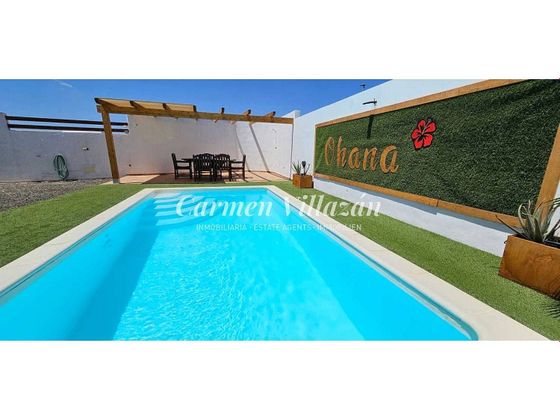 Foto 1 de Xalet en venda a Tuineje de 2 habitacions amb terrassa i piscina