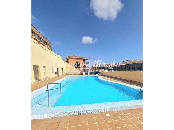 Foto 1 de Dúplex en venta en Caleta de Fuste de 4 habitaciones con terraza y piscina