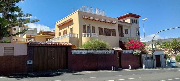 Foto 2 de Chalet en venta en carretera General Santa Cruz Laguna de 6 habitaciones con terraza y garaje