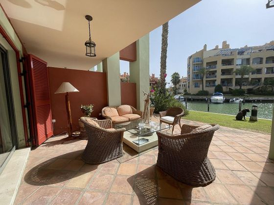 Foto 2 de Pis en lloguer a Puerto de Sotogrande-La Marina de 3 habitacions amb terrassa i piscina