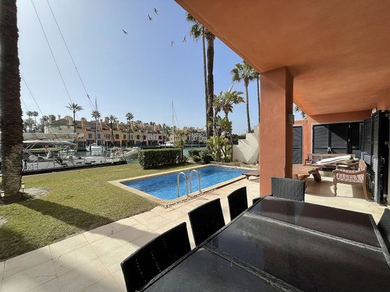 Foto 2 de Casa en venda a Puerto de Sotogrande-La Marina de 4 habitacions amb terrassa i piscina